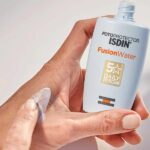 کرم ضد آفتاب فیوژن واتر بی رنگ ایزدین SPF 50